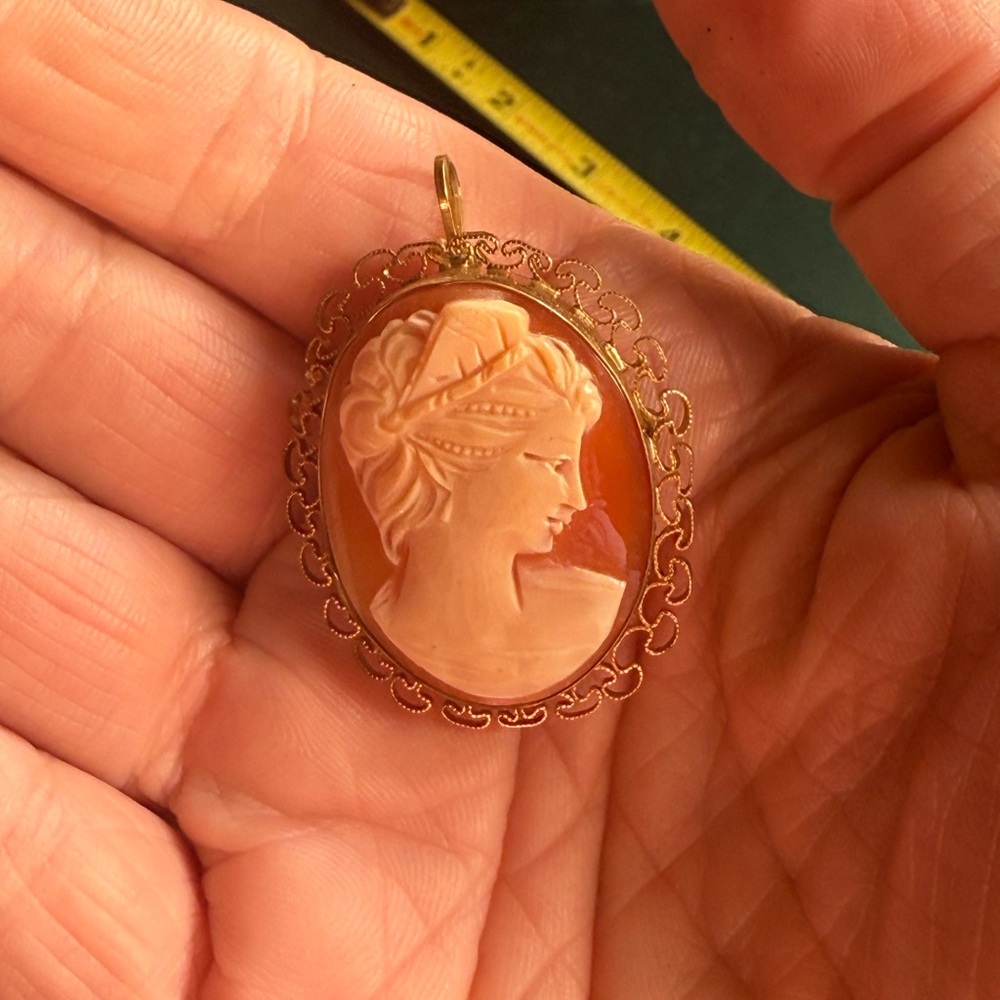 Vintage 12K Gold-Filled‎ Cameo Pendant Brooch